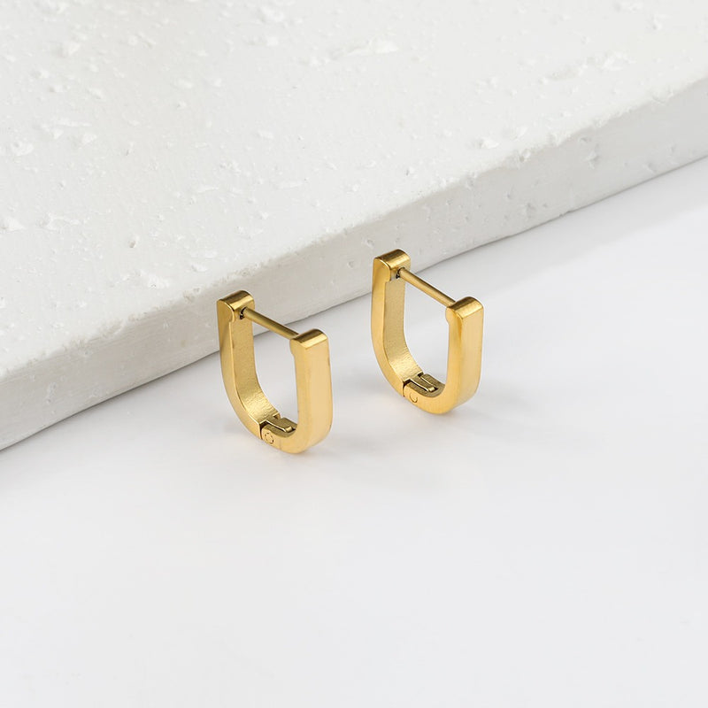 horse shoe gold sleeper earrings