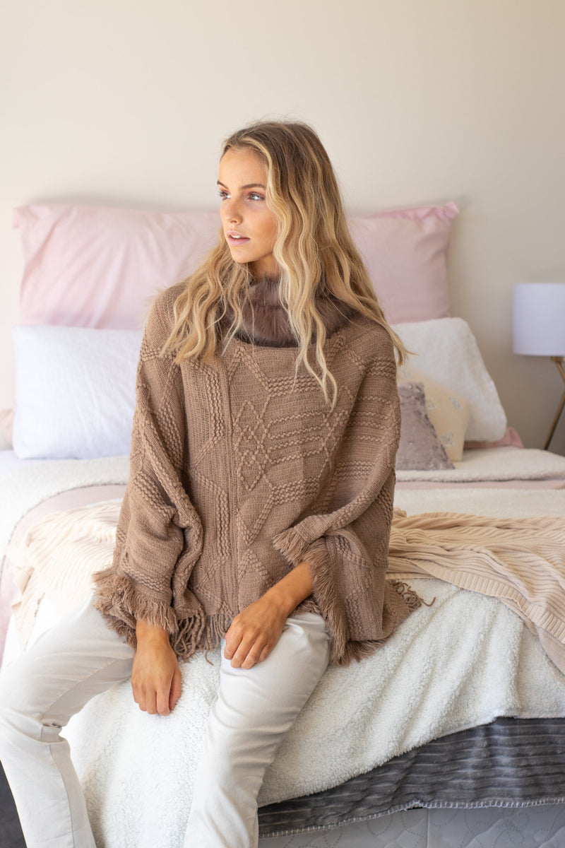 Cappuccino Fur Poncho
